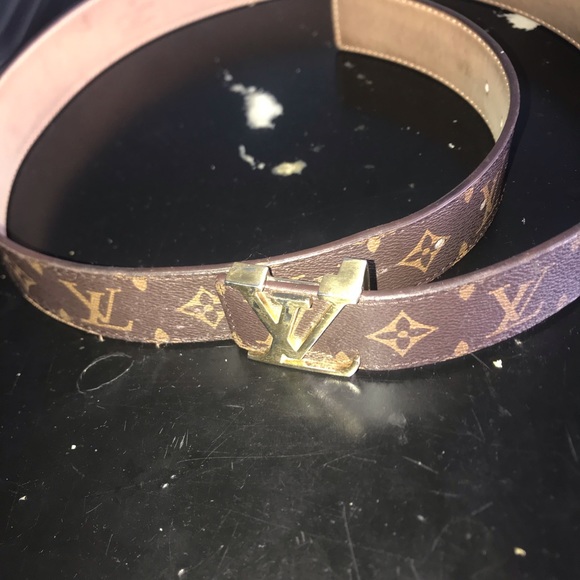 Authentic Louis Vuitton belt... Originally 500$ - Picture 7 of 7